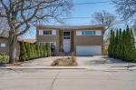 6-Bedroom House – Steps from McMaster University